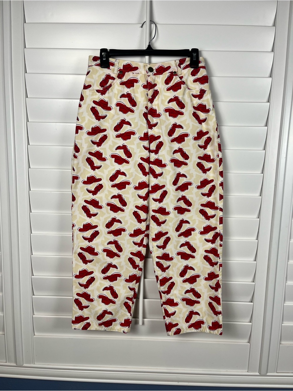 Rodeo Cream Pants with Red cowboy Pattern straight leg Size small